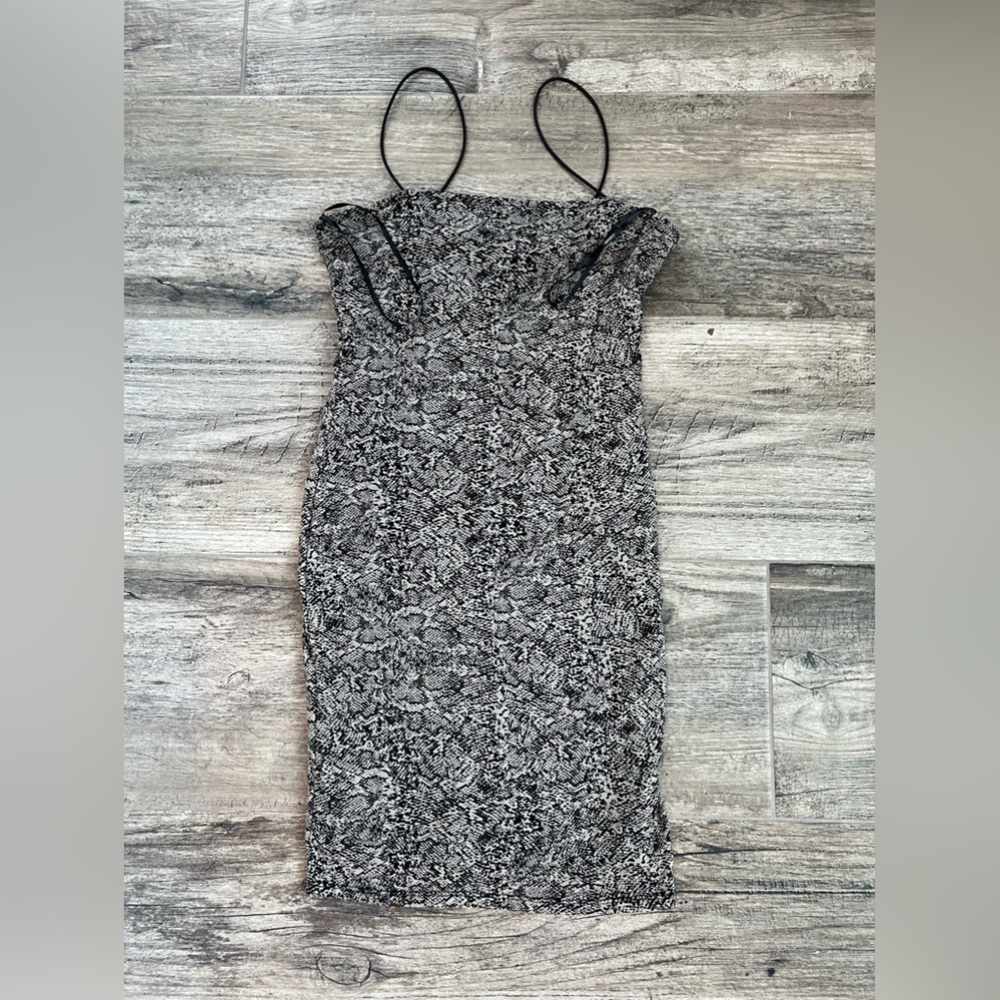 FOREVER 21 SIZE:L COLOR:BLACK,BROWN PRE-OWNED #A SLEEVELESS
